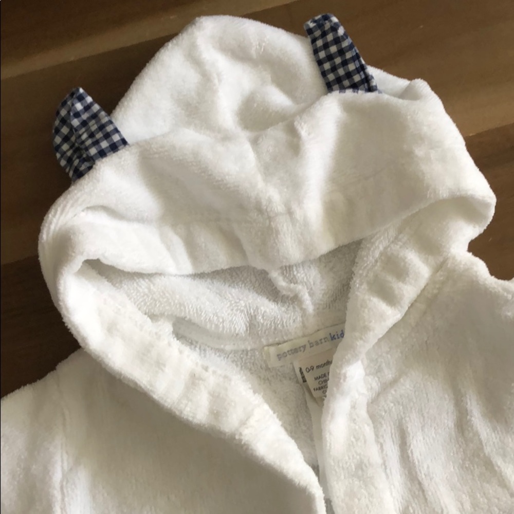 Pottery Barn Kids hooded robe - Picture 2 of 2